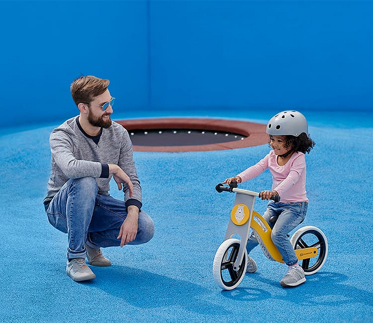 Bicicleta de equilibrio: ¿qué modelo elegir y cuándo comprar una para el niño?